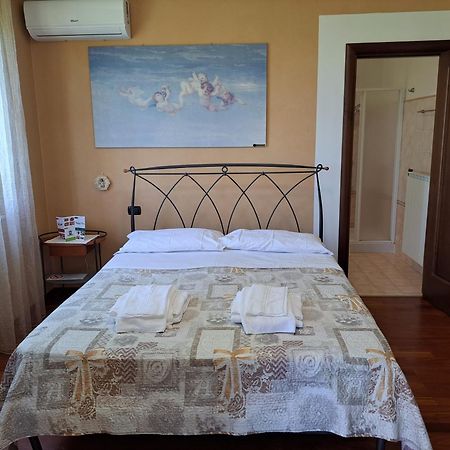 B & B Le Tre Rose Tollo Bagian luar foto