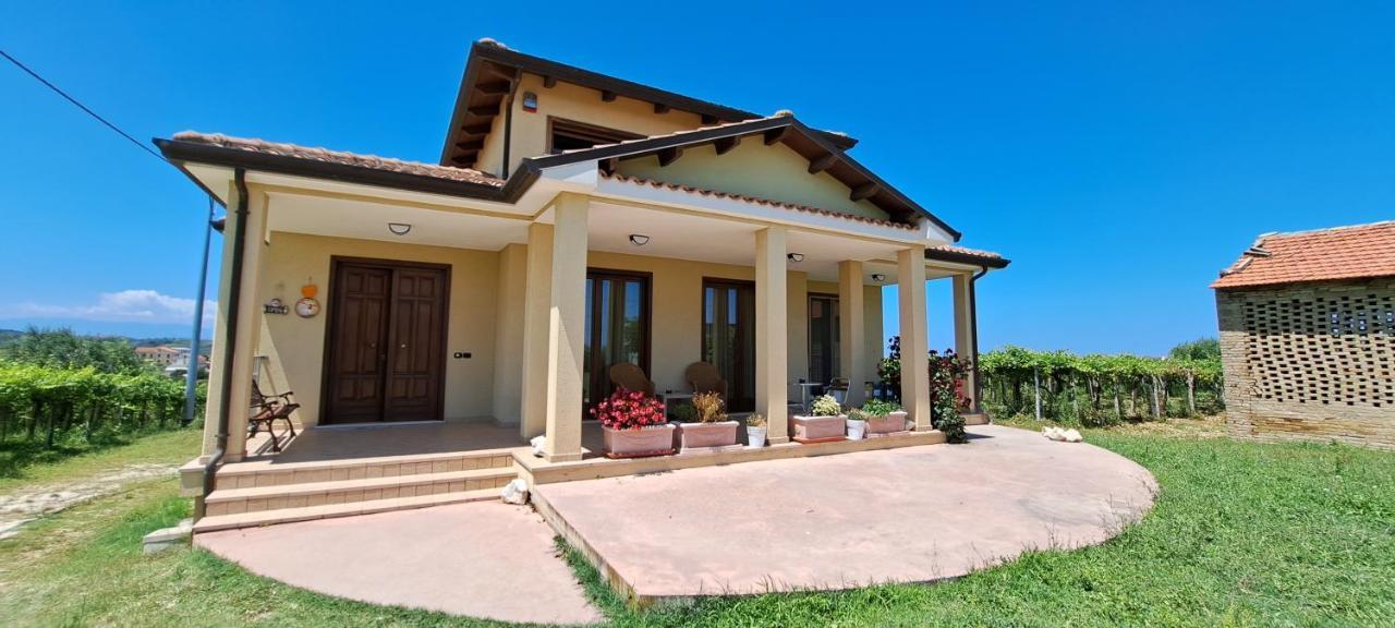 B & B Le Tre Rose Tollo Bagian luar foto