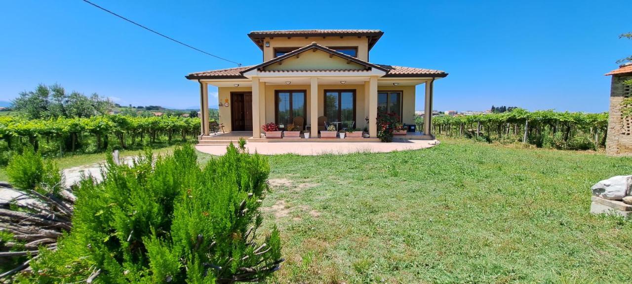 B & B Le Tre Rose Tollo Bagian luar foto