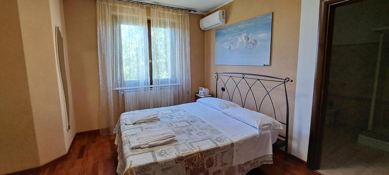 B & B Le Tre Rose Tollo Bagian luar foto