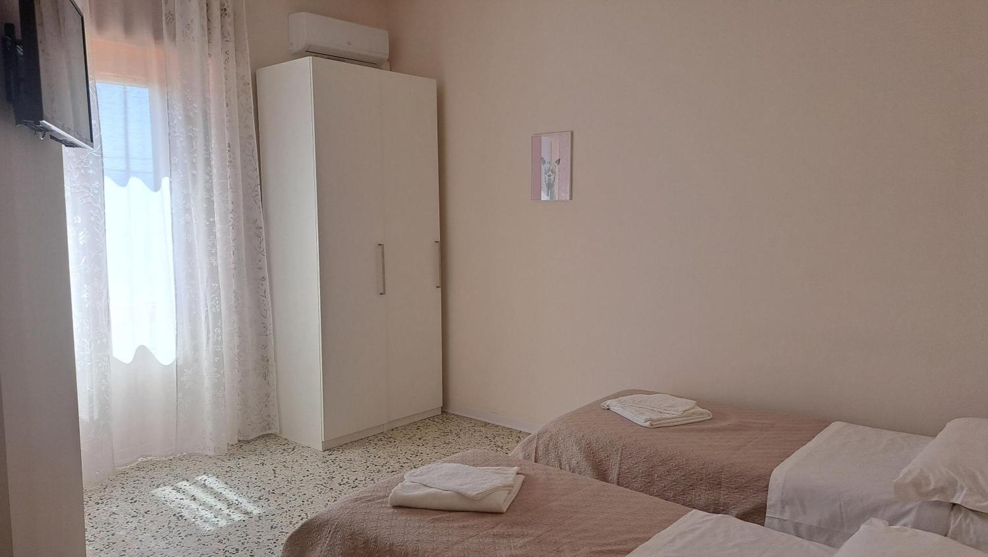 B & B Le Tre Rose Tollo Bagian luar foto