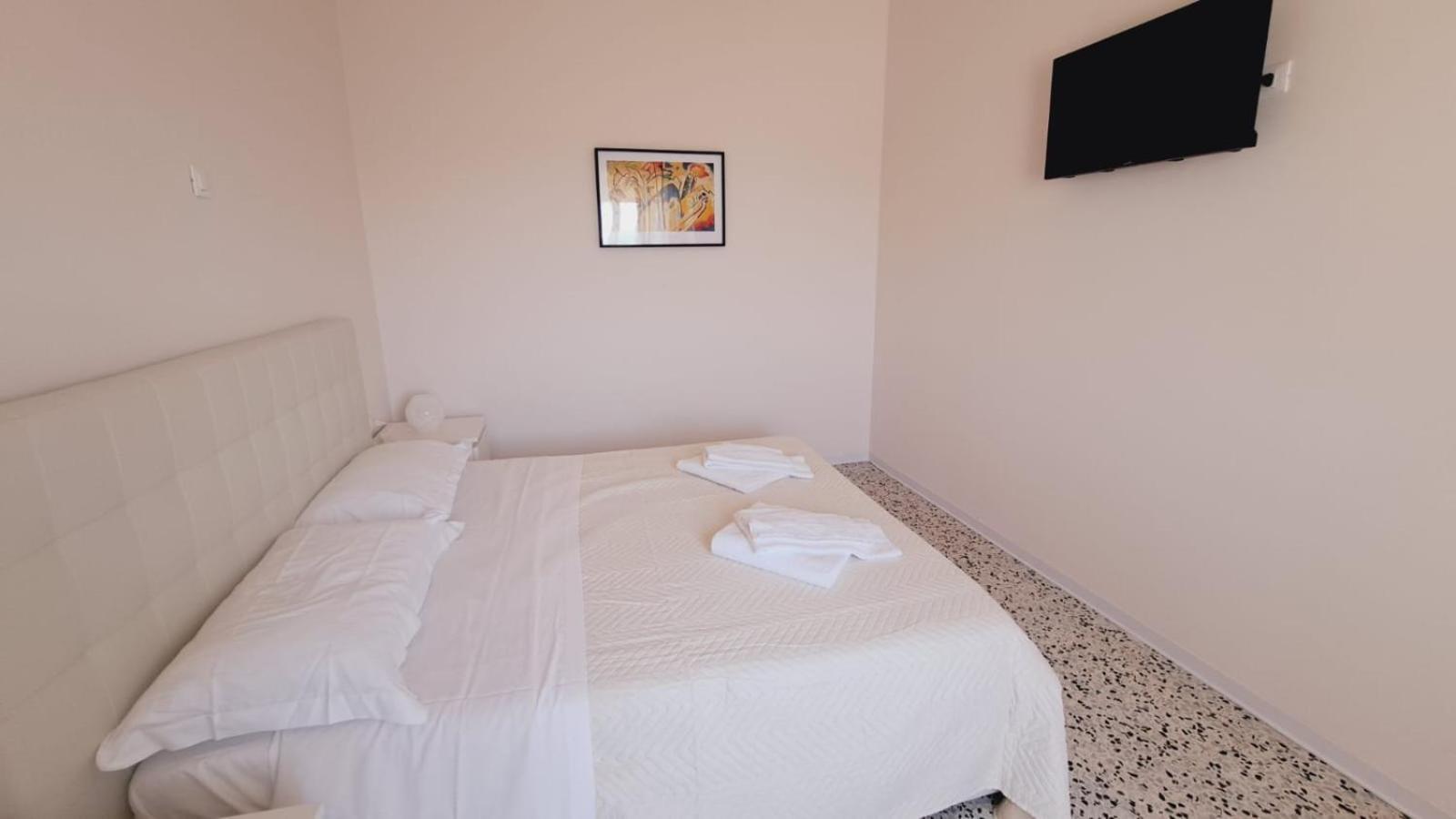B & B Le Tre Rose Tollo Bagian luar foto