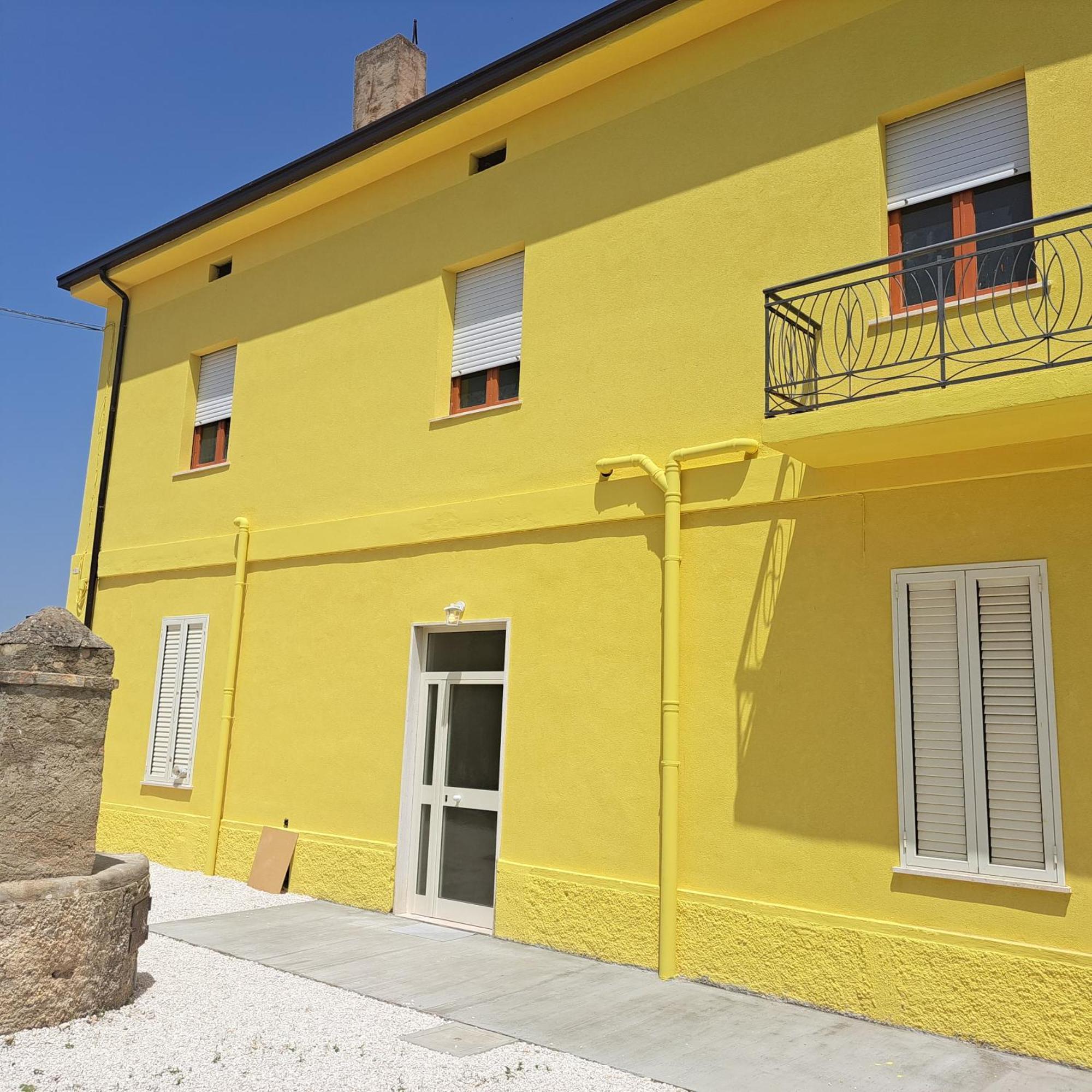 B & B Le Tre Rose Tollo Bagian luar foto