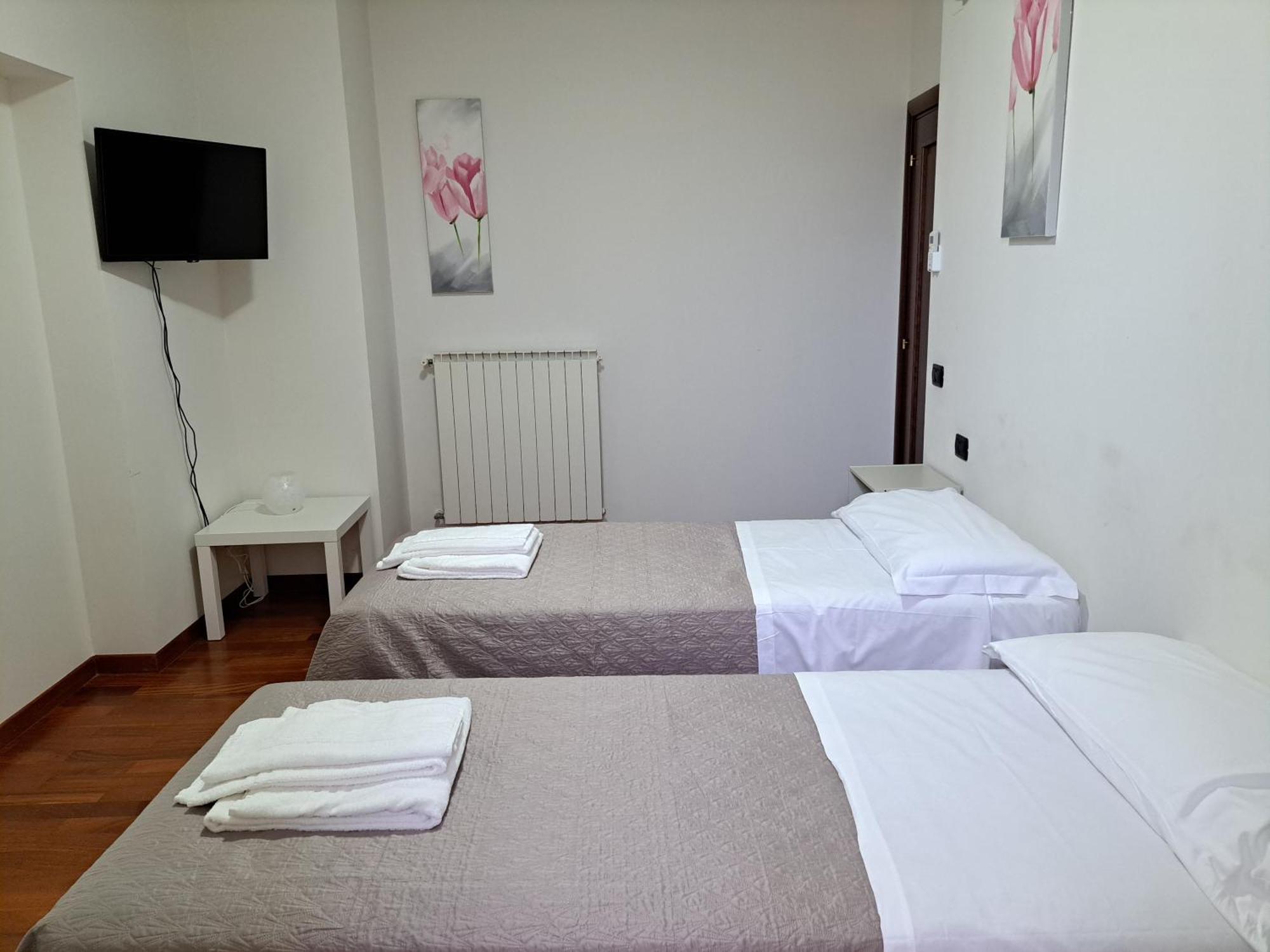 B & B Le Tre Rose Tollo Bagian luar foto