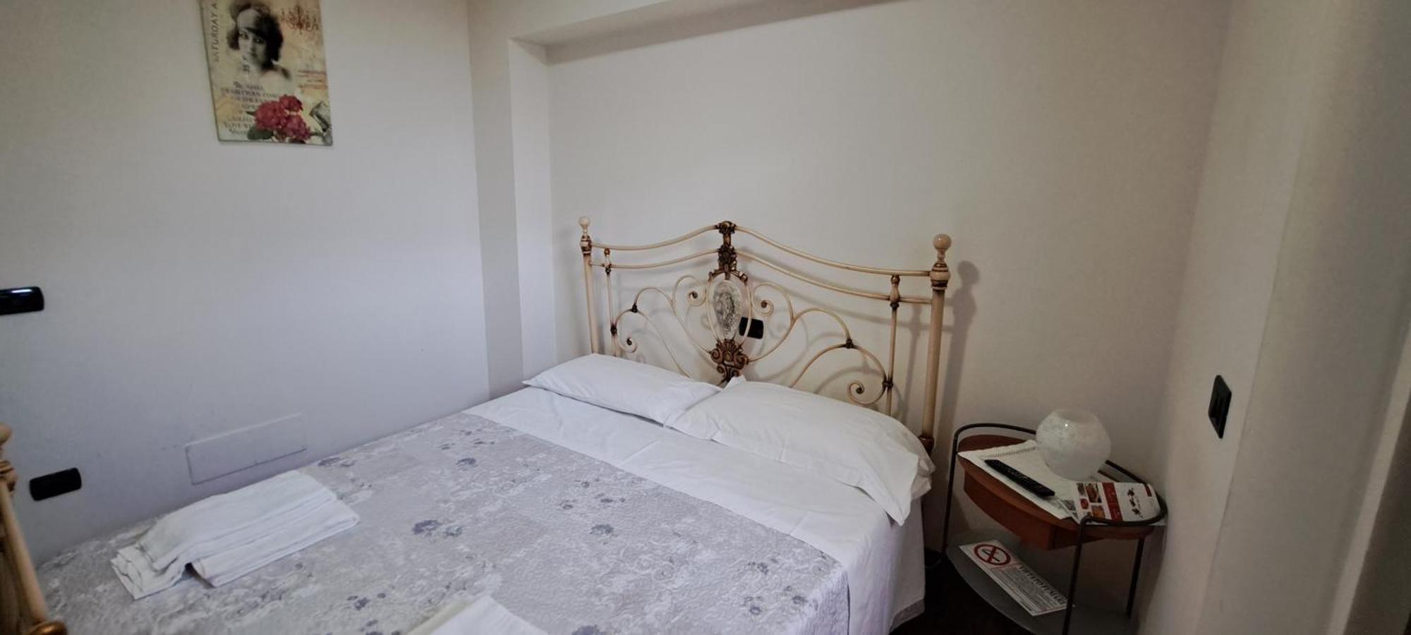 B & B Le Tre Rose Tollo Bagian luar foto