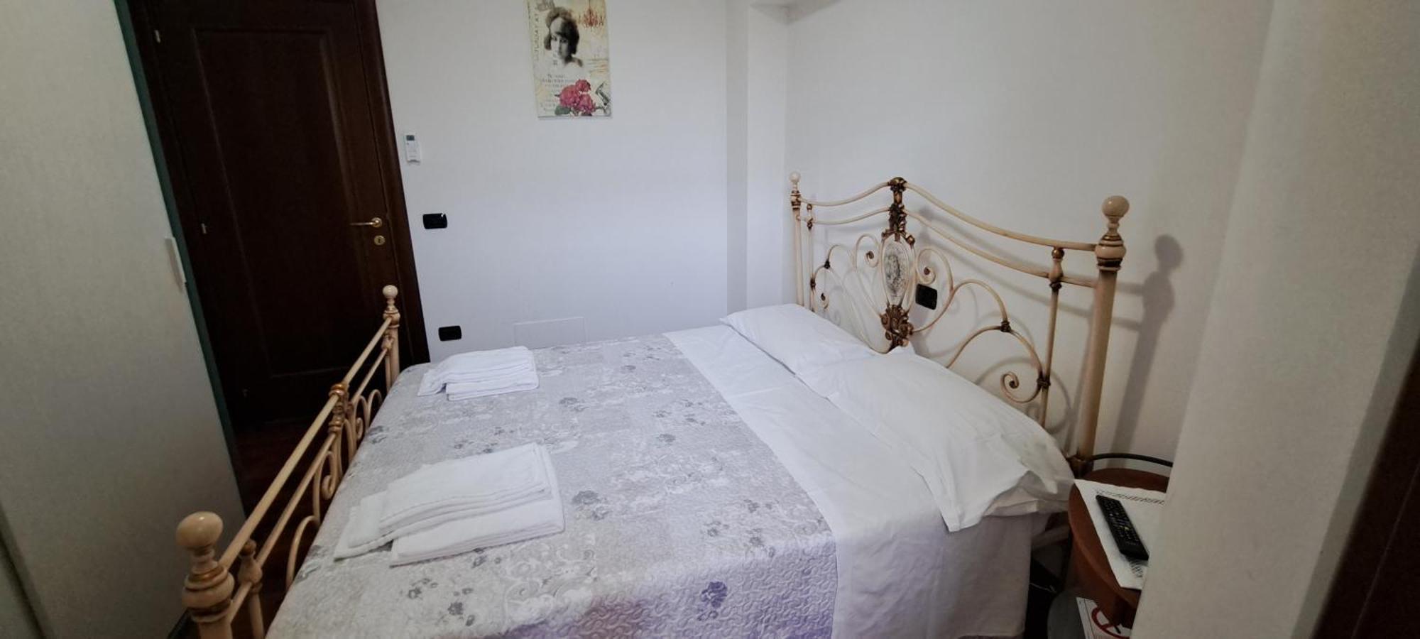 B & B Le Tre Rose Tollo Bagian luar foto